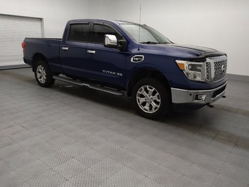 Used 2017 Nissan Titan SL RWD image 11