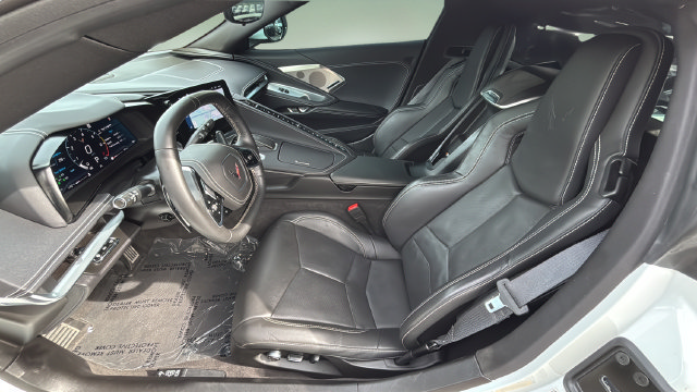 Used 2025 Chevrolet Corvette Stingray Preferred Cpe w/ Z51 Performance Package RWD image 19