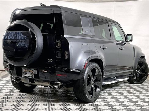 Used 2023 Land Rover Defender 110 V8 image 10