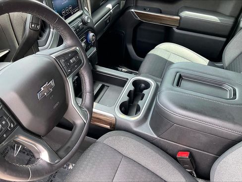Used 2021 Chevrolet Silverado 1500 LT Trail Boss w/ Bed Protection Package AWD/4WD image 17