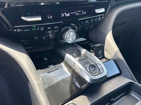 Used 2025 Acura MDX SH-AWD w/ Technology Package image 28