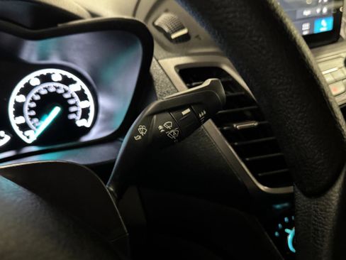 Used 2020 Ford Transit Connect XLT image 19