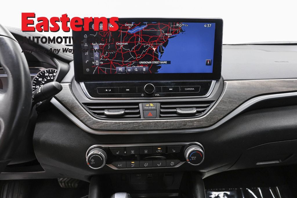 Used 2024 Nissan Altima 2.5 SV w/ SV Premium Package FWD image 12