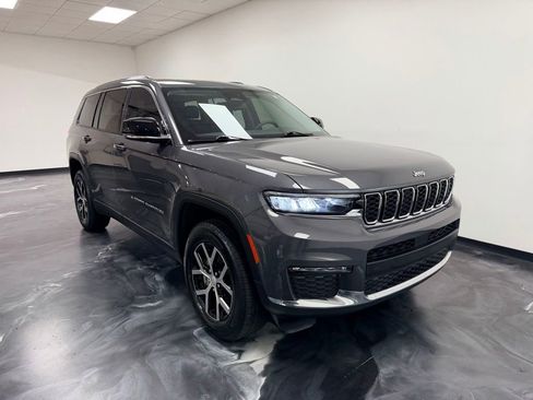Used 2024 Jeep Grand Cherokee L Limited AWD/4WD image 24