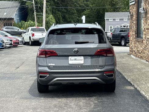 Used 2023 Volkswagen Taos SE AWD/4WD image 3