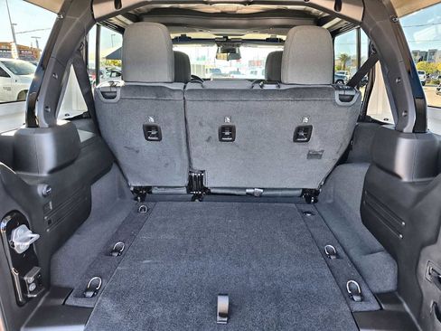 New 2026 Jeep Wrangler Unlimited Rubicon AWD/4WD image 32