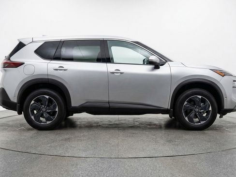 Used 2025 Nissan Rogue SV AWD/4WD image 11