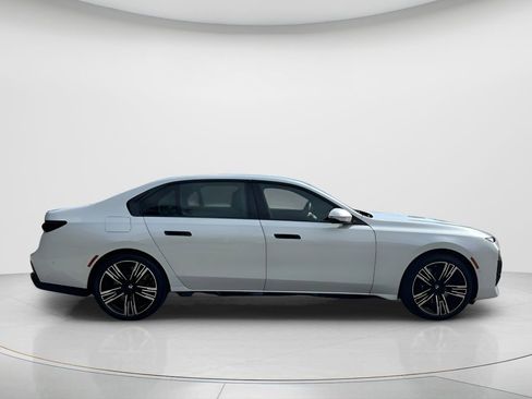 Certified 2024 BMW 760i xDrive w/ Executive Package AWD/4WD image 4