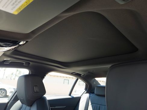 New 2027 BMW i5 eDrive40 w/ M Sport Package RWD image 9
