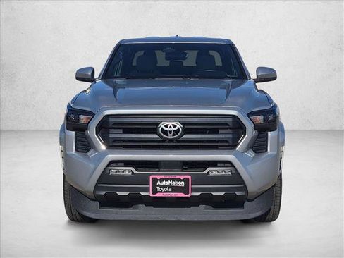 Certified 2025 Toyota Tacoma SR5 AWD/4WD image 2