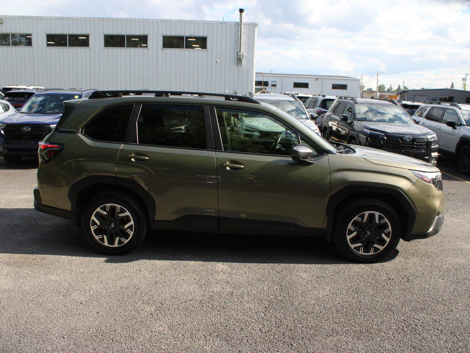 Certified 2025 Subaru Forester Premium AWD/4WD image 4