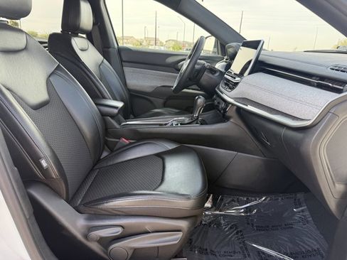 Used 2023 Jeep Compass Latitude image 11