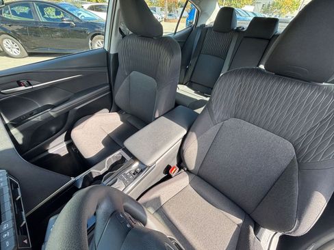 Used 2025 Toyota Camry LE image 35