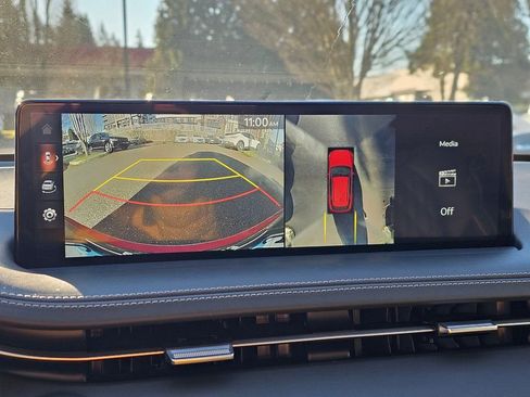 Used 2025 Genesis GV70 3.5T Sport w/ Sport Advanced Package image 15