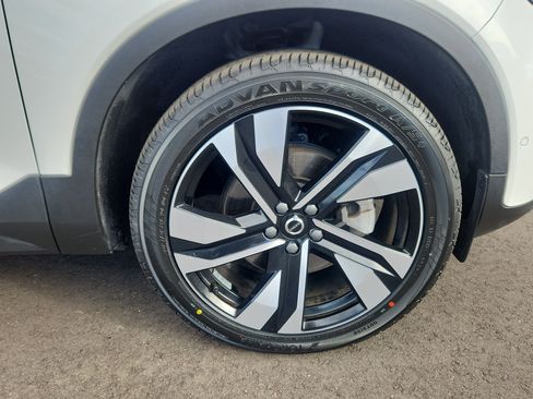 Certified 2023 Volvo XC40 B5 Plus w/ Driver Assist Package image 7