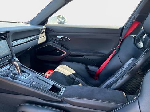 Certified 2018 Porsche 911 GT3 RWD image 18