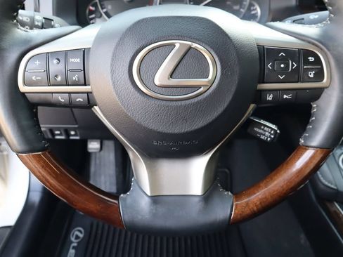 Used 2017 Lexus ES 350 w/ Luxury Package FWD image 11