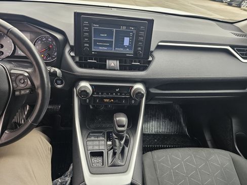 Used 2021 Toyota RAV4 XLE w/ Convenience Package image 20