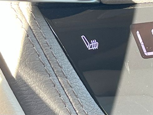 Used 2020 Cadillac XT5 Premium Luxury w/ LPO, Floor Liner Package image 21