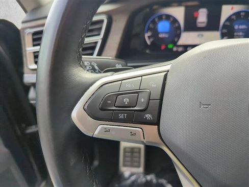 Used 2024 Volkswagen Atlas SEL Premium R-Line image 12