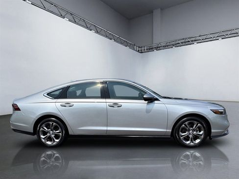 Used 2023 Honda Accord EX image 3