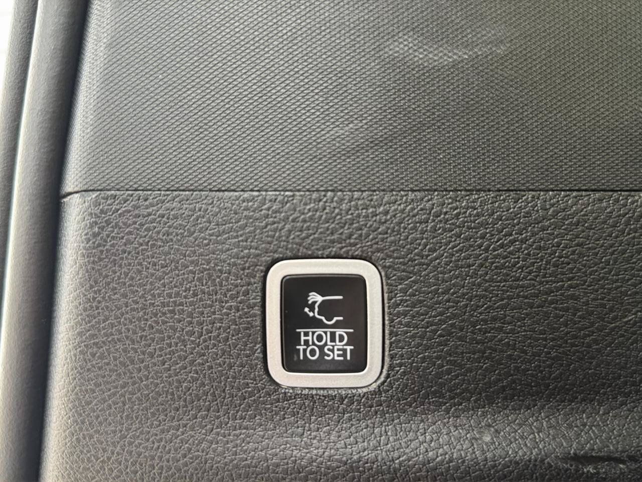 Used 2024 Jeep Grand Wagoneer L 4WD image 8