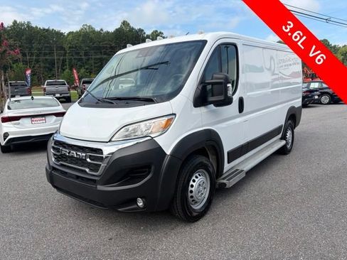 Used 2025 RAM ProMaster 2500 w/ U-Haul Equipment Group FWD image 7