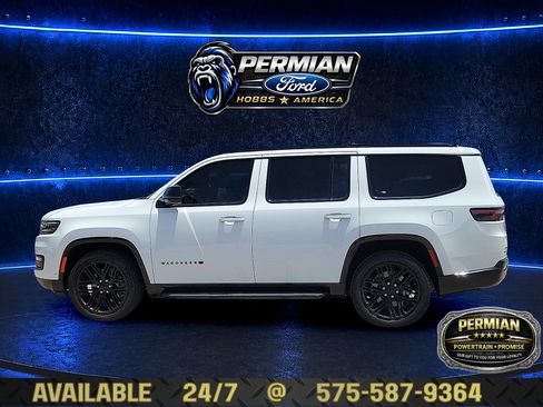 Used 2023 Jeep Wagoneer Series II AWD/4WD image 2