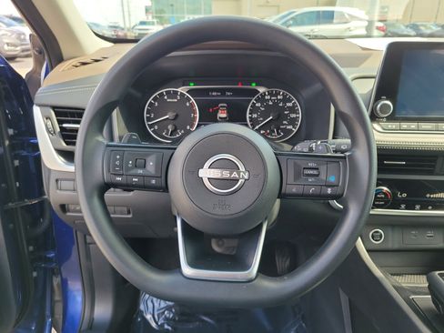 Used 2023 Nissan Rogue SV image 21