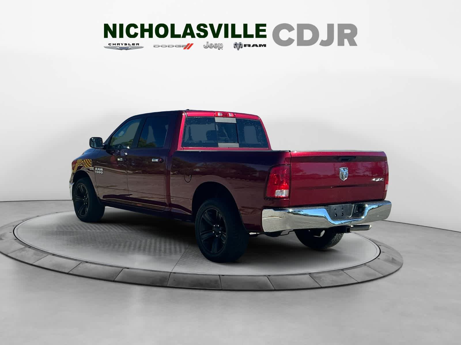 Used 2017 RAM 1500 Classic SLT AWD/4WD image 3