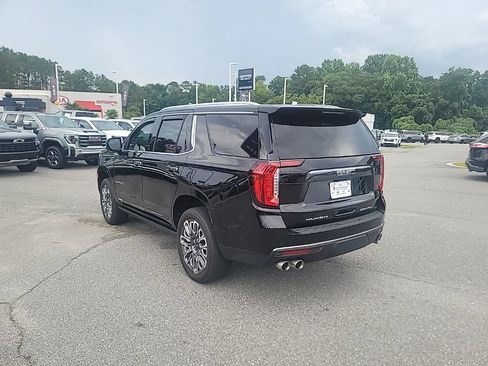 Used 2023 GMC Yukon Denali Ultimate AWD/4WD image 4