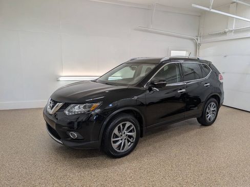 Used 2015 Nissan Rogue S AWD/4WD image 1