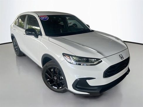 Used 2025 Honda HR-V Sport image 2