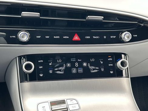 New 2027 Genesis GV70 2.5T Advanced AWD/4WD image 34