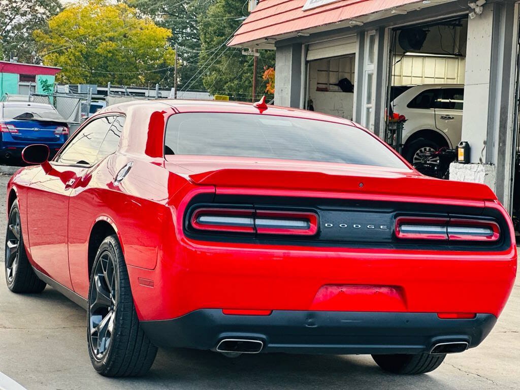 Used 2015 Dodge Challenger SXT Plus RWD image 8