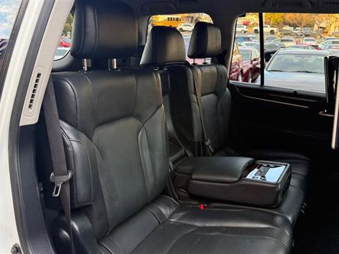 Used 2017 Lexus LX 570 4WD image 18