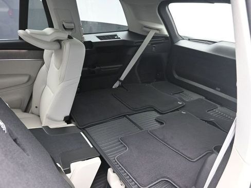 New 2026 Volvo XC90 B6 Ultra w/ Protection Package image 22