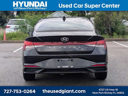 Certified 2023 Hyundai Elantra SEL w/ Convenience Package FWD image 4
