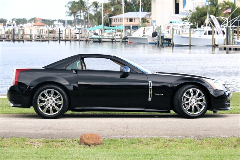 Used 2009 Cadillac XLR RWD image 7