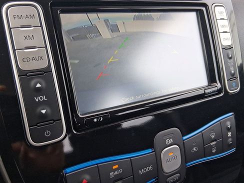 Used 2015 Nissan Leaf SV image 26