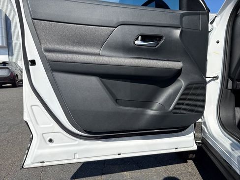 New 2026 Nissan Kicks SV image 10