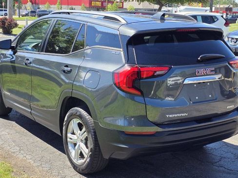 Used 2018 GMC Terrain SLE w/ Driver Convenience Package AWD/4WD image 4