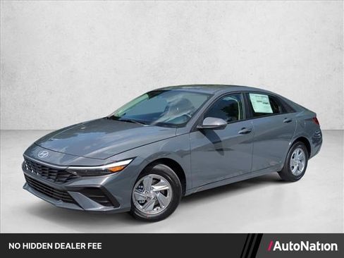 New 2026 Hyundai Elantra SE FWD image 1