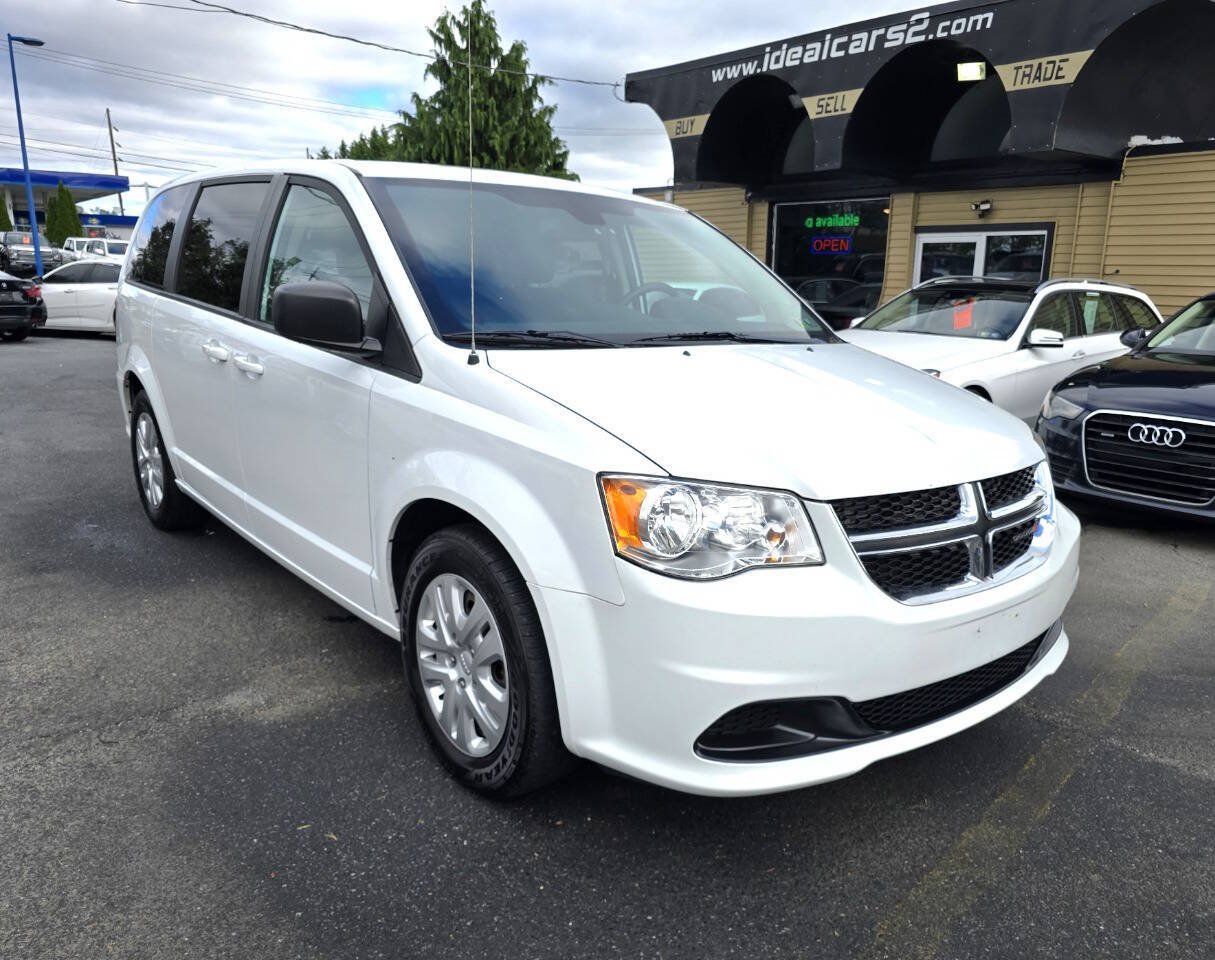 Used 2018 Dodge Grand Caravan SE w/ UConnect Hands-Free Group FWD image 39