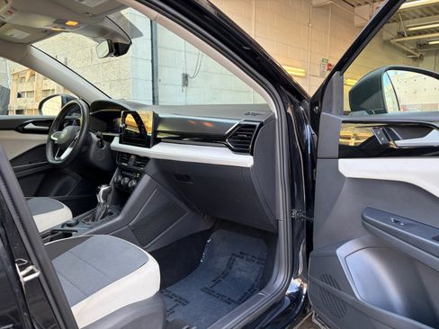 Used 2025 Volkswagen Taos S AWD/4WD image 27