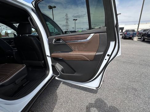 Certified 2026 GMC Acadia Denali Ultimate w/ LPO, Floor Liner Package AWD/4WD image 16