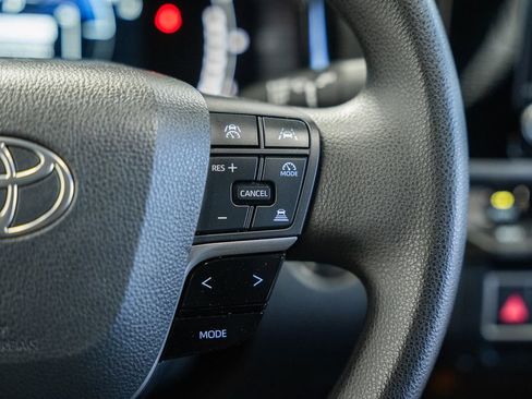 Used 2025 Toyota Camry LE FWD image 27