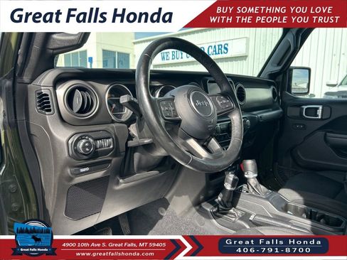 Used 2022 Jeep Gladiator Sport AWD/4WD image 11