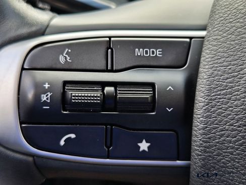 Certified 2025 Kia Sportage EX image 29