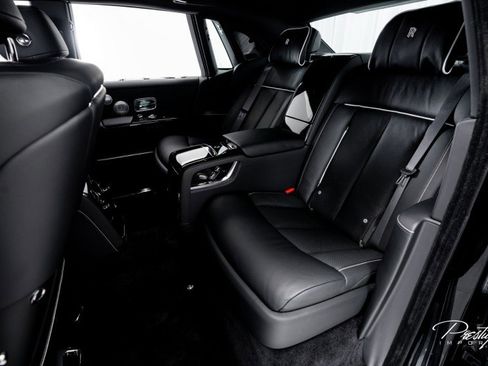 Used 2022 Rolls-Royce Phantom Sedan image 43